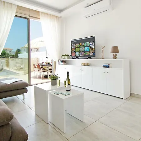 Atlev24 Paralimni